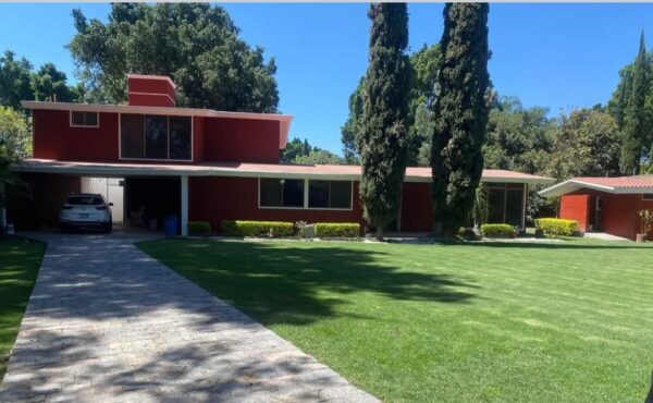 Residencia EN VENTA  en Atlixco. A 500 m de Plaza Moraleda,