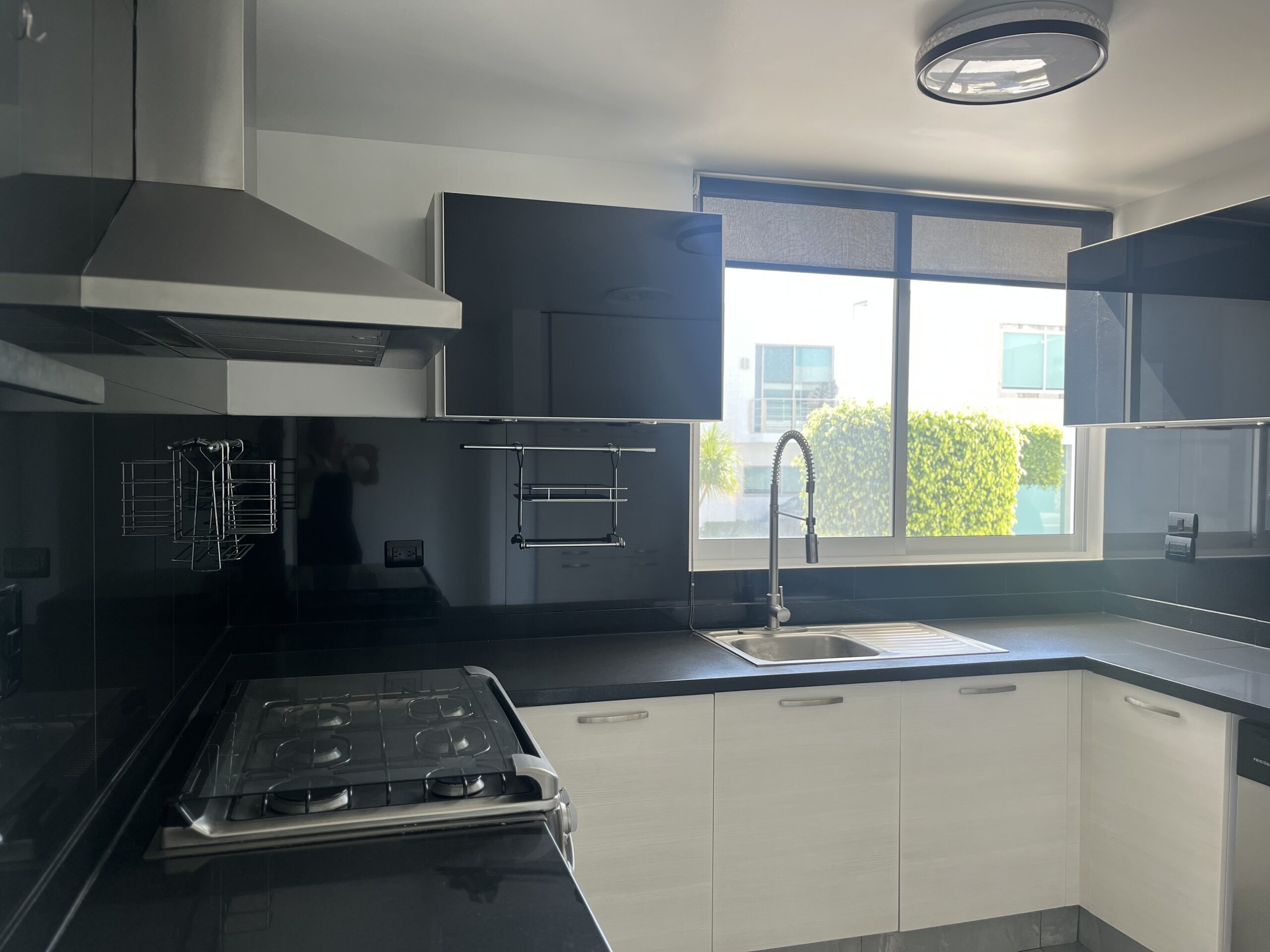 CASA EN VENTA PARQUE VICTORIA - Image 2