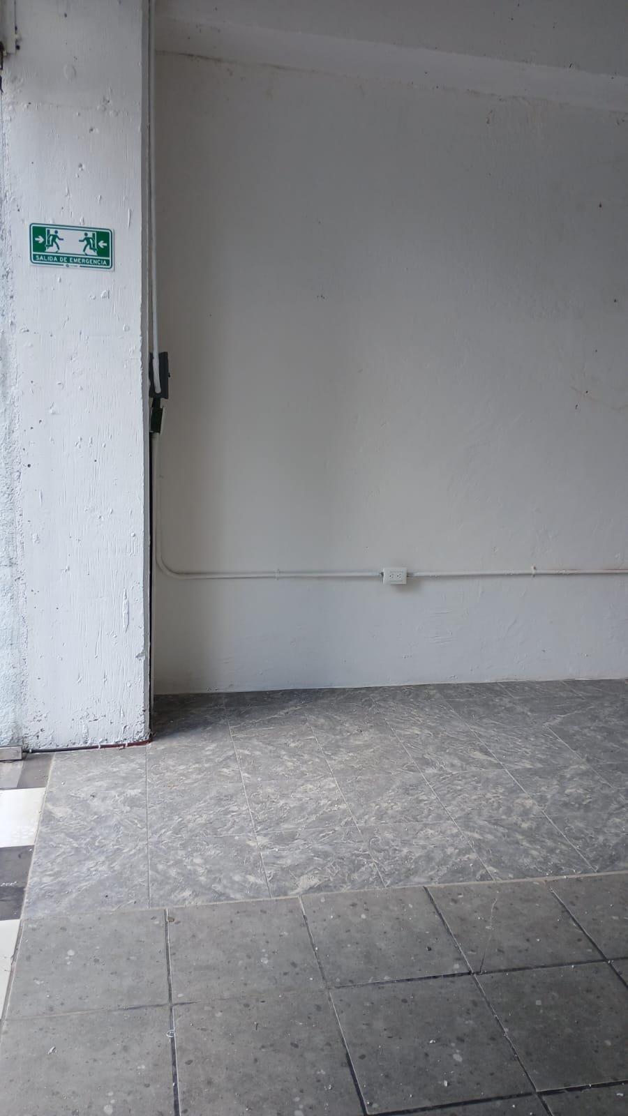 LOCAL EN RENTA. PZA OLIVOS CTO JUAN PABLO II (Local 9) - Image 2