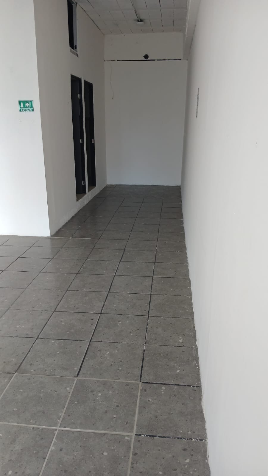 LOCAL EN RENTA. PZA OLIVOS CTO JUAN PABLO II (Local 9) - Image 7