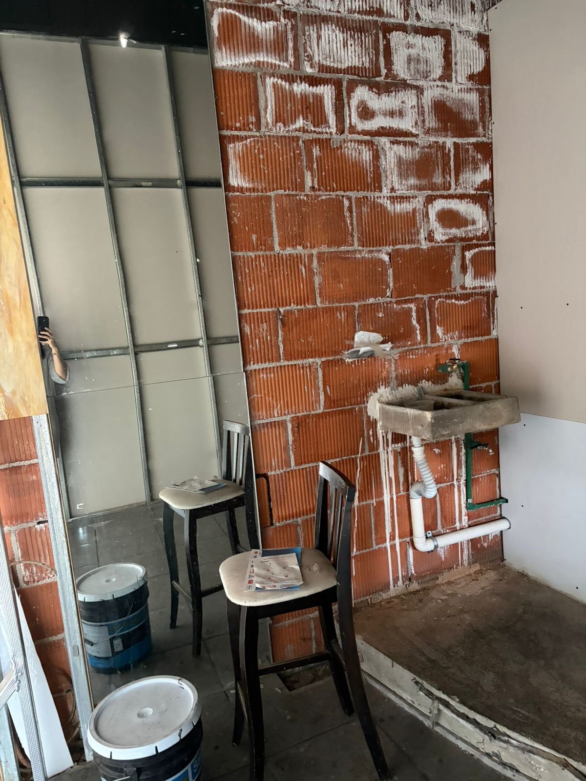 LOCAL EN RENTA. PZA OLIVOS CTO JUAN PABLO II (Local 10)