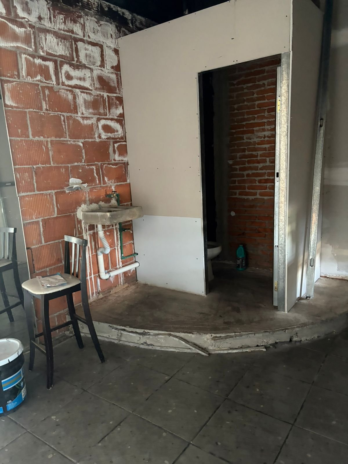 LOCAL EN RENTA. PZA OLIVOS CTO JUAN PABLO II (Local 10) - Image 4