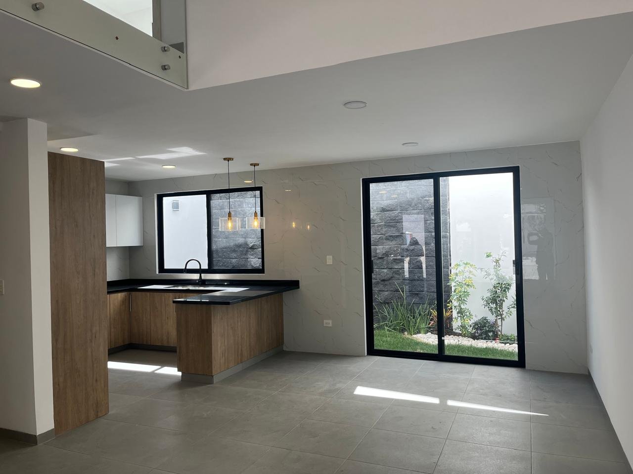 Casa en venta con roof garden en excelente ubicación en PuntaLoma - Image 3