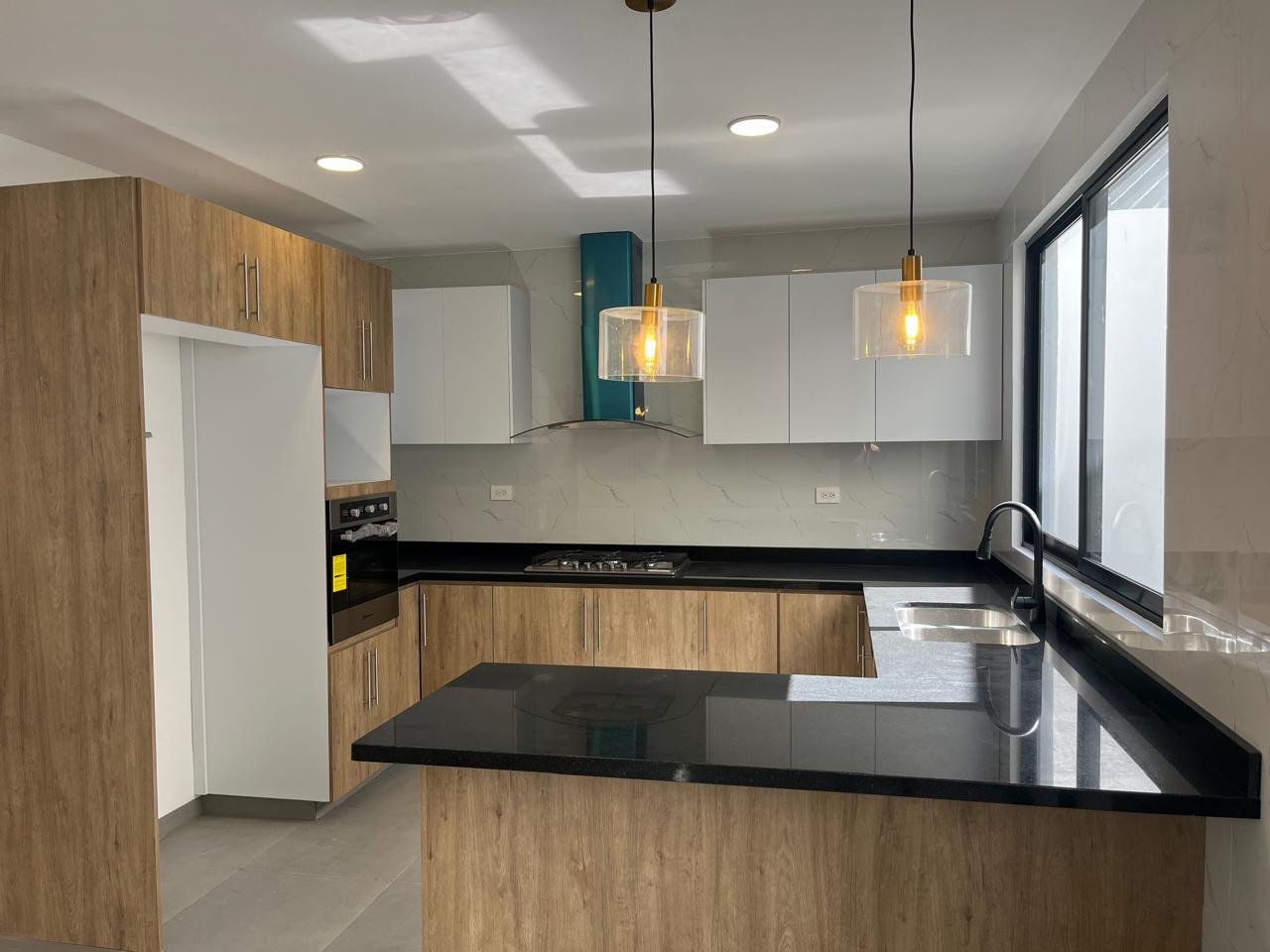 Casa en venta con roof garden en excelente ubicación en PuntaLoma