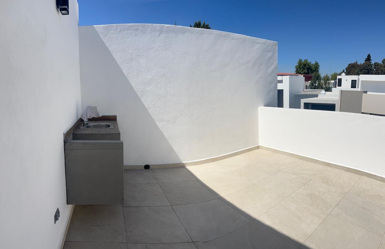 Casa en venta con roof garden en excelente ubicación en PuntaLoma - Image 20